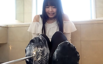 オススメ！OL黒パンストセクシー美女のずぶ濡れ足裏くすぐり