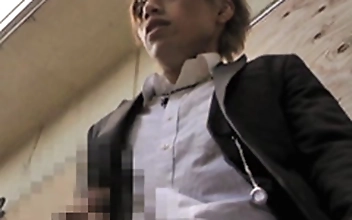 おでかけ発情プチ露出男子 01