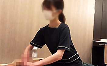 出張ローション手コキ隠し撮り【ランカー・木内（20歳）】