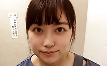 個撮）「口にも顔にもザーメン欲しい」おねだりエロお姉さん！【口内発射＆顔射】想定外の連続発射！