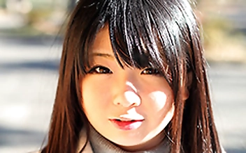 小4で膨らみ始めた胸が大2の今じゃHカップにまで成長した愛美ちゃん