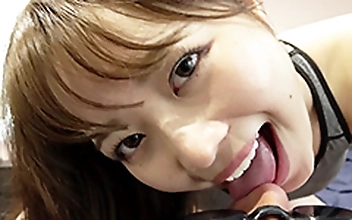 大人気女優 宮沢ちはるチャンの鼻の穴を舌でホジホジプレイ！