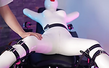 顔からつま先までフルラテックス！個人飼育その2