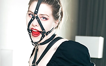 BDSMドール、ミーシャ・ヨーク初出演 Misha York's First Appearance