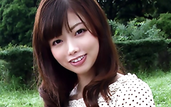 内向的な性格の主婦が夫が浮気していることに反抗し一大決心！スキンを買いに行かされ 生ハメを○要されるドMなスレンダー奥さん