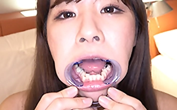 人気女優 真白わかなチャンの激レアな歯・口内・のどちんこ観察！