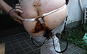 ハプニング リポート中に脱糞！ 被○者宅編